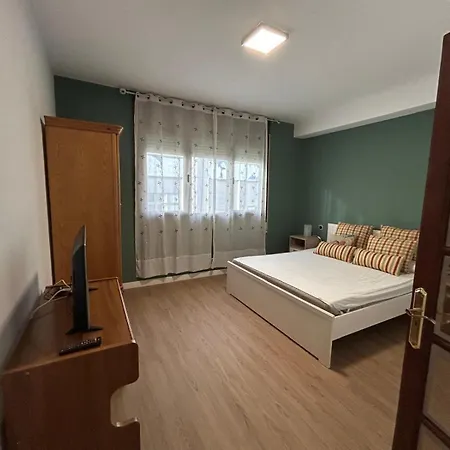 Piso Con Balcón Cerca De La Playa Apartamento