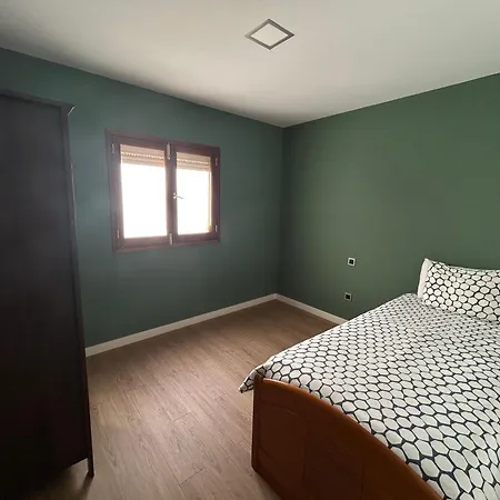 Piso Con Balcon Cerca De La Playa Lejlighed