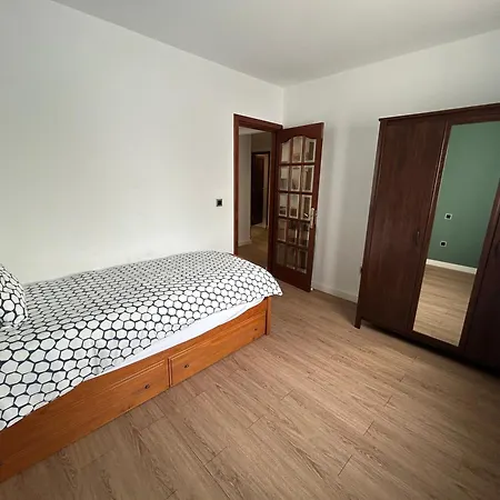 Piso Con Balcon Cerca De La Playa Lejlighed