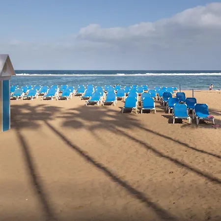 Piso Con Balcón Cerca De La Playa *
