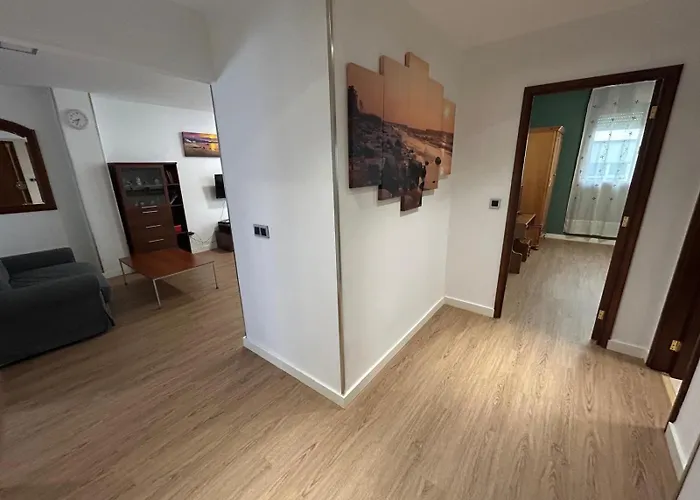 Piso Con Balcon Cerca De La Playa *